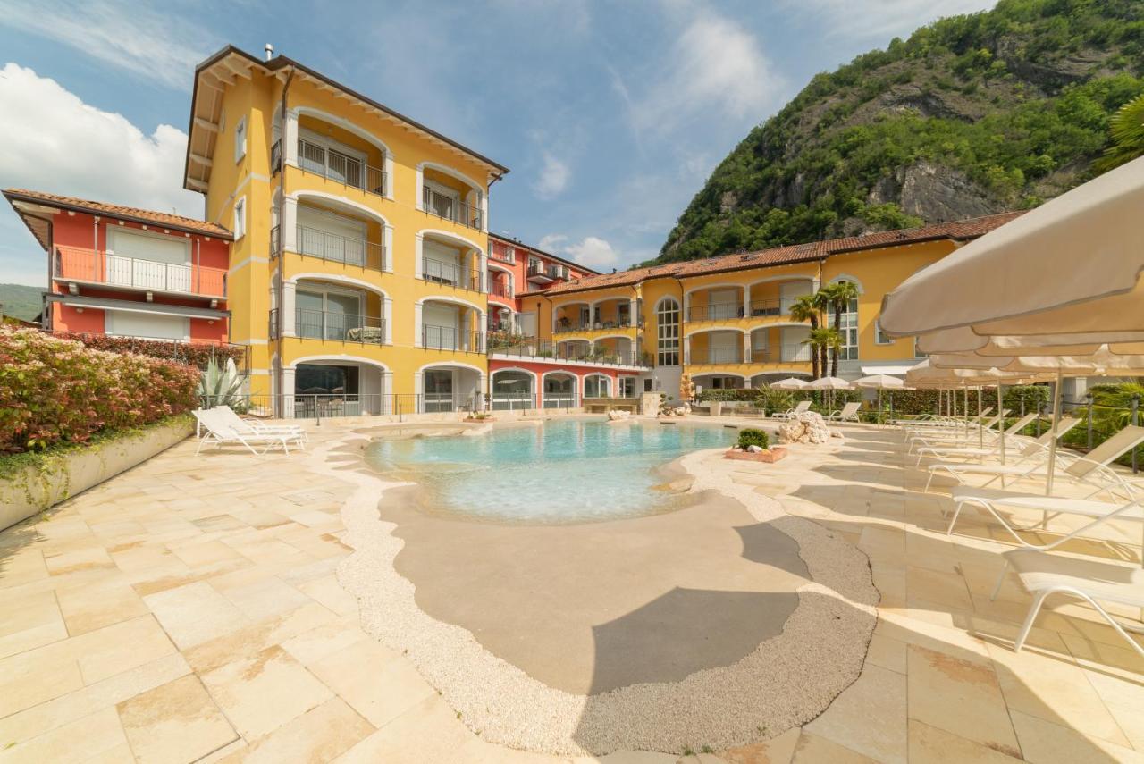 Yachting Residence Lavena Ponte Tresa Exterior photo